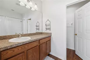 1346 Grantham Dr, Sarasota, FL 34234 - Photo 18