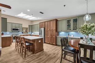 2350 Harbour Oaks Dr, Longboat Key, FL 34228 - Photo 4