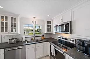 706 Spanish Dr S, Longboat Key, FL 34228 - Photo 4