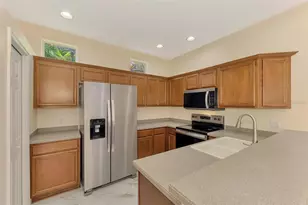 7803 33rd St E, Sarasota, FL 34243 - Photo 18
