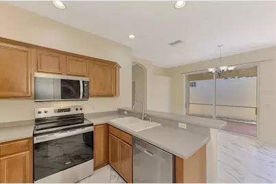 7803 33rd Street E, Sarasota, FL 34243 - Photo 20