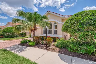 7803 33rd St E, Sarasota, FL 34243 - Photo 2