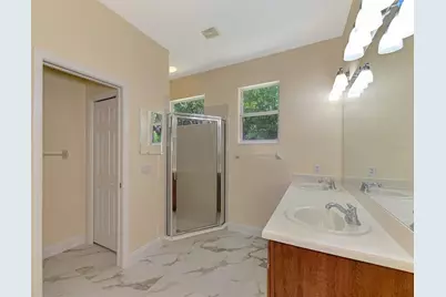 7803 33rd Street E, Sarasota, FL 34243 - Photo 34