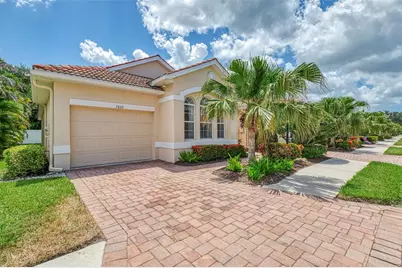 7803 33rd Street E, Sarasota, FL 34243 - Photo 1