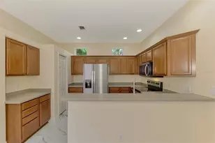 7803 33rd St E, Sarasota, FL 34243 - Photo 16