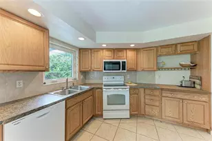 2751 Oyster Creek Dr, Englewood, FL 34224 - Photo 10