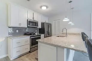 2724 72nd St W, Bradenton, FL 34209 - Photo 2