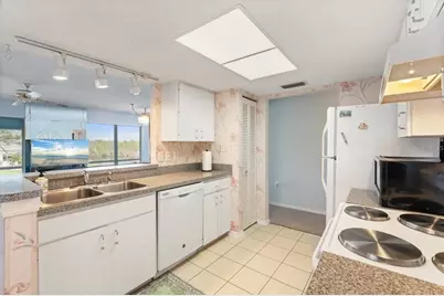 312 108th Street W, Bradenton, FL 34209 - Photo 2