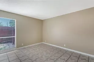 2763 Woodgate Ln, Sarasota, FL 34231 - Photo 12
