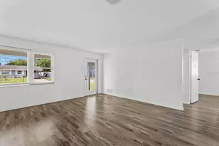 4915 Bell Meade Dr, Sarasota, FL 34232 - Photo 2