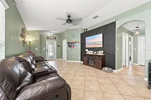 1111 Seminole Sky Dr, Ruskin, FL 33570 - Photo 6