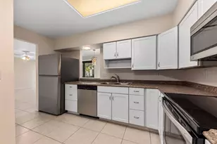 2232 Bahia Vista St, Sarasota, FL 34239 - Photo 8