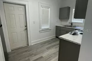 2118 5th St, Sarasota, FL 34237 - Photo 4