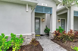10016 Rembrandt Wy, Bradenton, FL 34201 - Photo 2