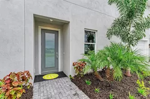 10016 Rembrandt Wy, Bradenton, FL 34212 - Photo 2