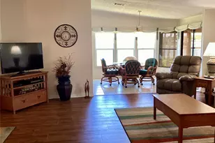 8451 Imperial Cir, Palmetto, FL 34221 - Photo 4