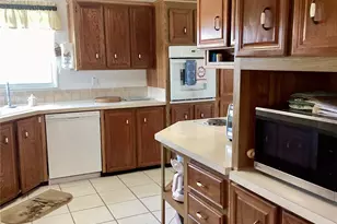 8451 Imperial Cir, Palmetto, FL 34221 - Photo 8
