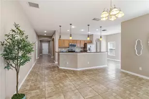 820 Parker Den Dr, Ruskin, FL 33570 - Photo 4