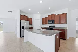 6908 Trent Creek Dr, Ruskin, FL 33573 - Photo 10