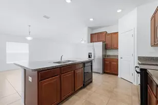 6908 Trent Creek Dr, Ruskin, FL 33573 - Photo 12