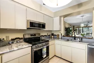 5252 Lake Village Dr, Sarasota, FL 34235 - Photo 28