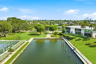 6500 Flotilla Dr, Holmes Beach, FL 34217 - Photo 20