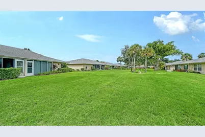 5689 Evergreen Drive #18, Sarasota, FL 34233 - Photo 32