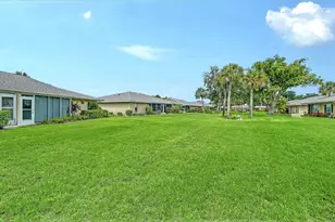 5689 Evergreen Dr, Sarasota, FL 34233 - Photo 32