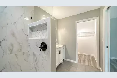5689 Evergreen Drive #18, Sarasota, FL 34233 - Photo 22