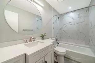 5689 Evergreen Dr, Sarasota, FL 34233 - Photo 26