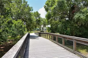 5689 Evergreen Dr, Sarasota, FL 34233 - Photo 42