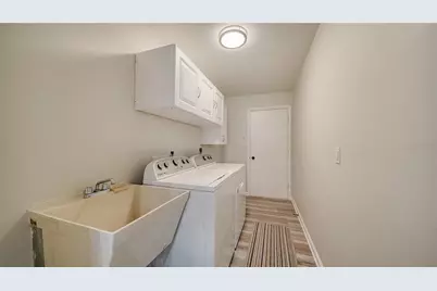 5689 Evergreen Drive #18, Sarasota, FL 34233 - Photo 28
