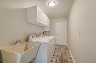 5689 Evergreen Dr, Sarasota, FL 34233 - Photo 28