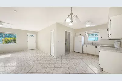 3307 Newtown Boulevard, Sarasota, FL 34234 - Photo 10