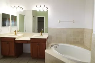 5635 Spanish Point Ct, Palmetto, FL 34221 - Photo 10