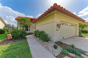 4909 Clubview Ct E, Bradenton, FL 34203 - Photo 8