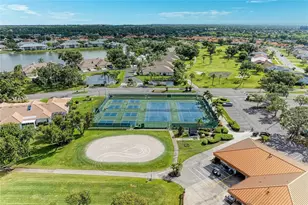 4909 Clubview Ct E, Bradenton, FL 34203 - Photo 58