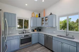 203 72nd St, Holmes Beach, FL 34217 - Photo 28