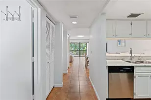 4574 Ringwood Meadow, Sarasota, FL 34235 - Photo 10