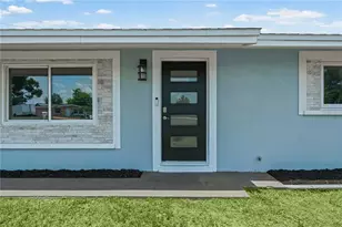 3012 15th St W, Bradenton, FL 34205 - Photo 2