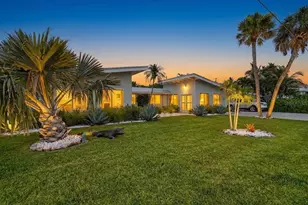 6203 Holmes Blvd, Holmes Beach, FL 34217 - Photo 4