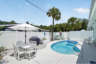 6203 Holmes Boulevard, Holmes Beach, FL 34217 - Photo 32