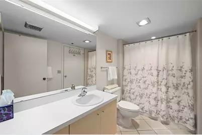 1095 Gulf Of Mexico Drive #303, Longboat Key, FL 34228 - Photo 28