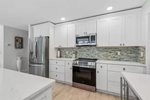 4627 Trails Dr, Sarasota, FL 34232 - Photo 6