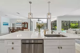 4627 Trails Dr, Sarasota, FL 34232 - Photo 4
