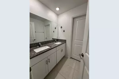 36569 Smithfield Lane, Zephyrhills, FL 33541 - Photo 14