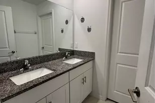36569 Smithfield Ln, Zephyrhills, FL 33541 - Photo 14