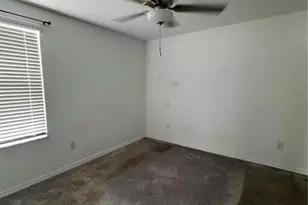 36569 Smithfield Ln, Zephyrhills, FL 33541 - Photo 12