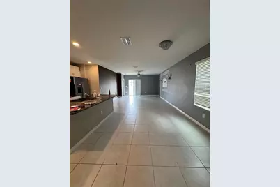 36569 Smithfield Lane, Zephyrhills, FL 33541 - Photo 4
