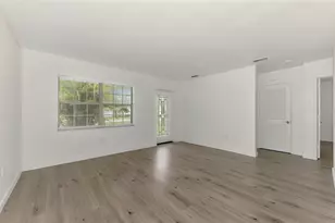 2136 Brueckner Dr, Sarasota, FL 34231 - Photo 6